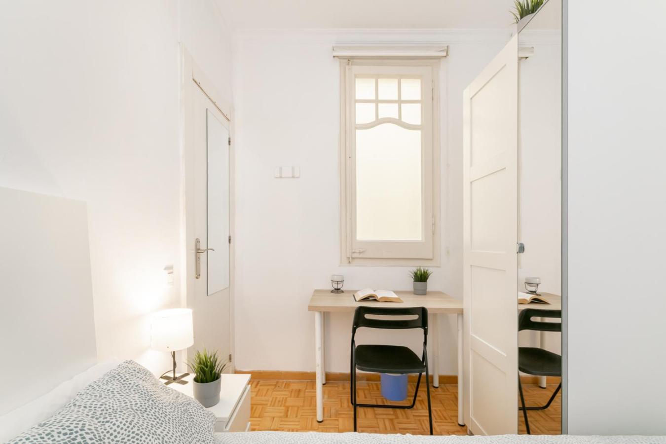 Balmes Private Rooms Barcelone Extérieur photo